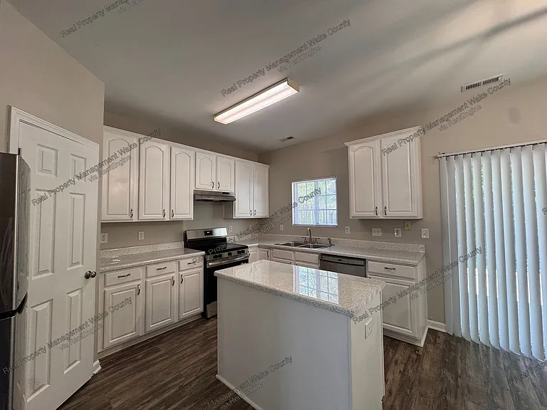424 Alero Rd — Photo 12