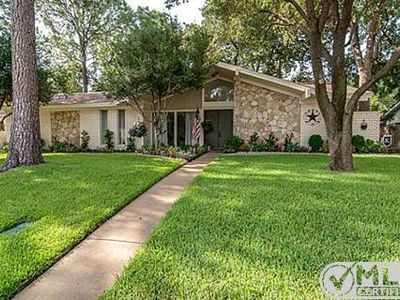 233 Brookview Dr, Hurst, TX, 76054