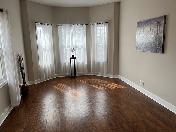 5-Livingroom 1_03062023