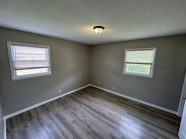 6022 Belgrade Dr NW — Photo 7