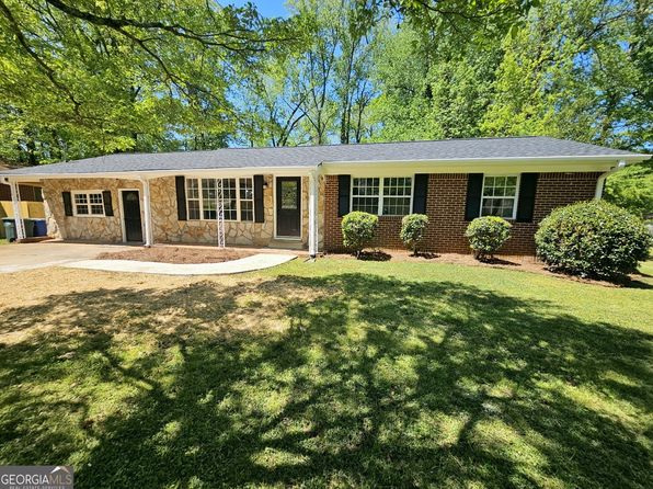 1315 Greenview Dr, Griffin, GA 30224
