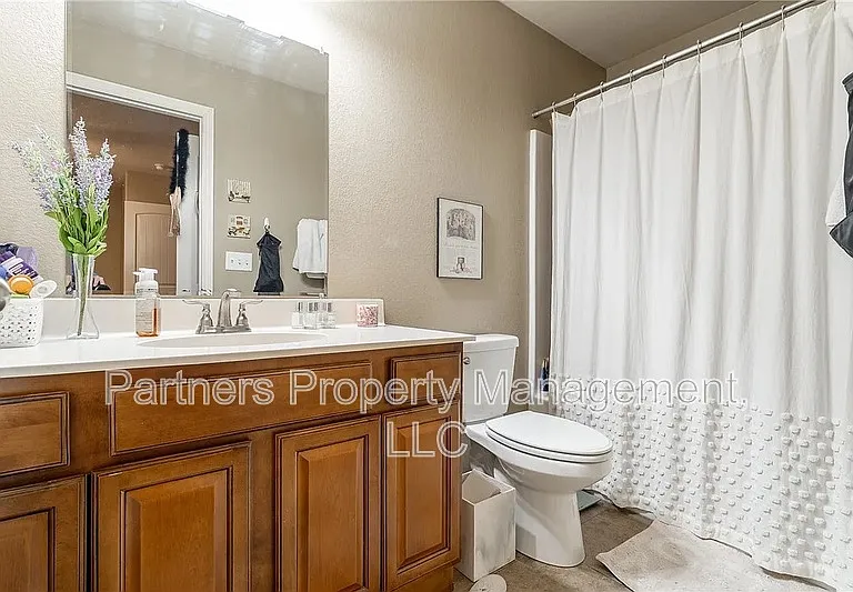 606 N Tennyson Ln — Photo 15