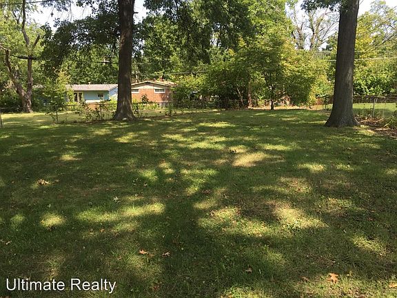 4th image of 925 Barat Ln