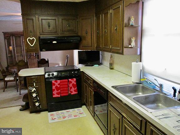 4th image of 524 Prison Rd