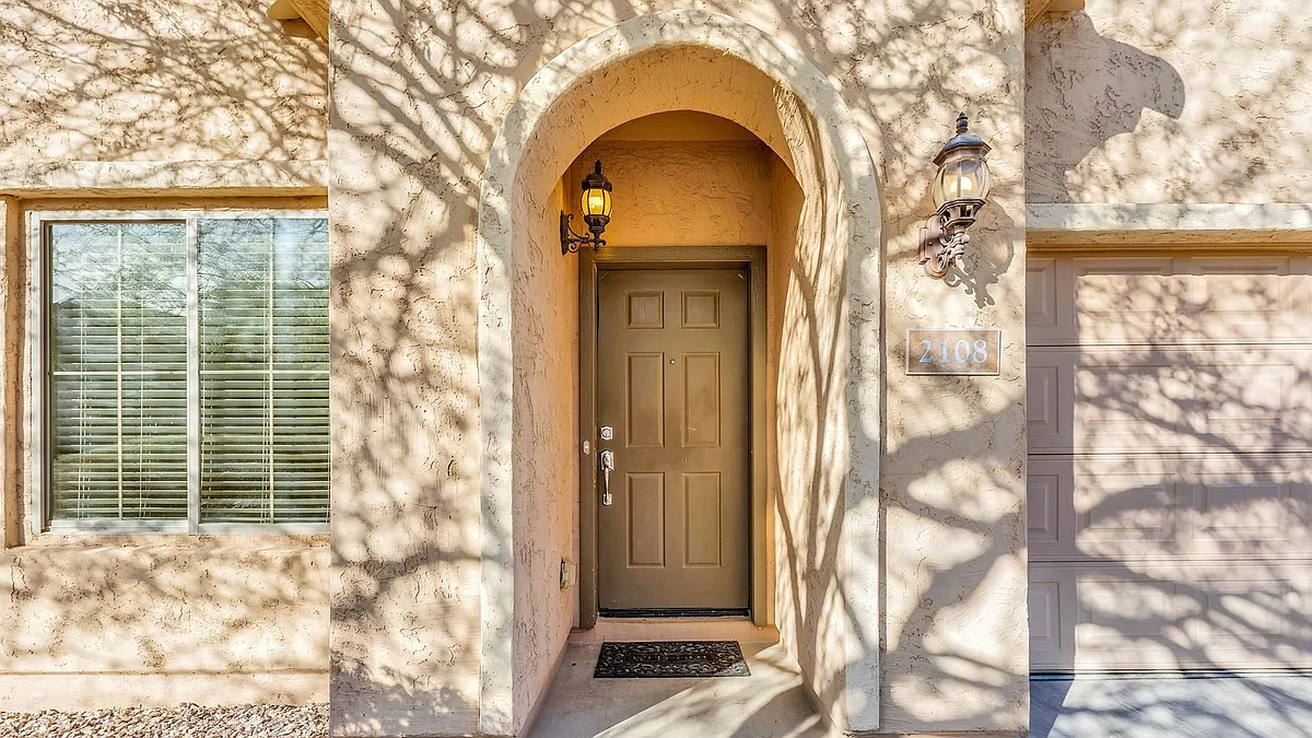Building Photo - 2108 W Le Marche Ave