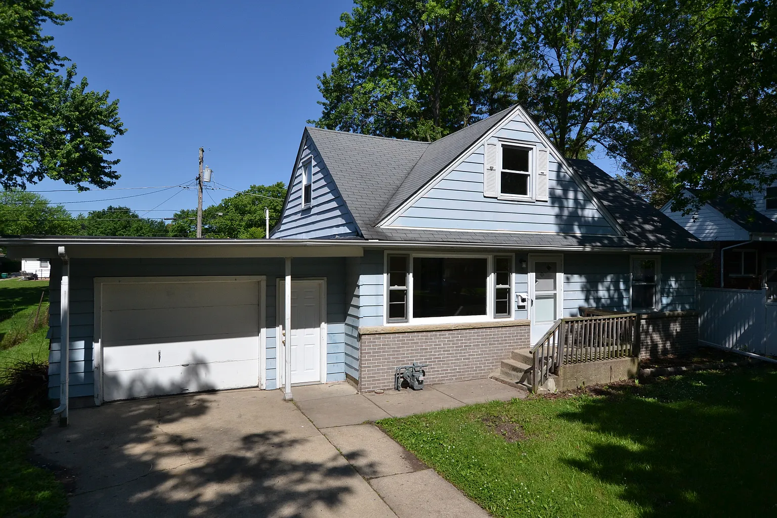215 Oneill St photo 1