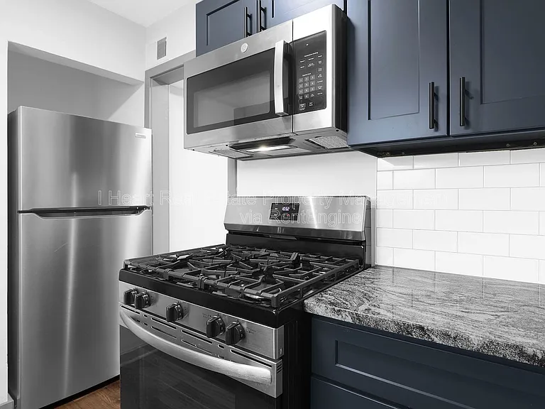 1963 W Broad St #8 — Photo 19