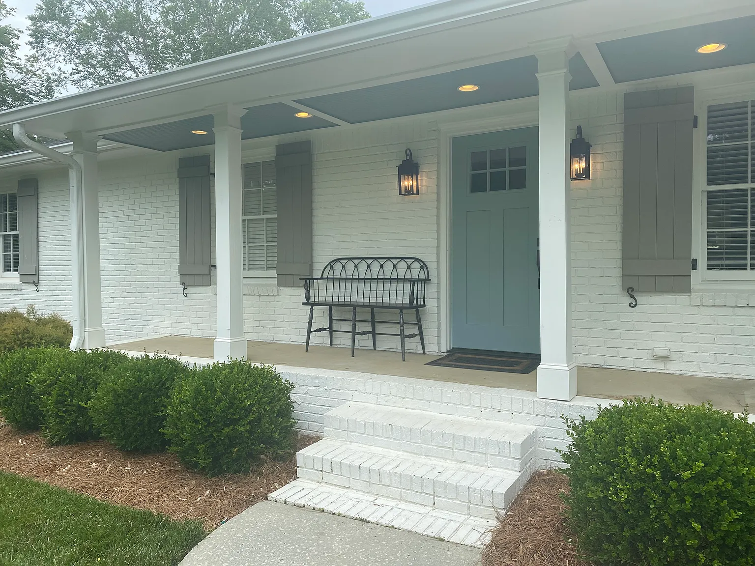 225 Thompson Place — Photo 2