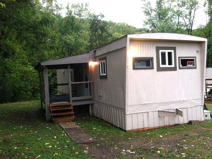 202 ELM ST BENTLEYVILLE,
