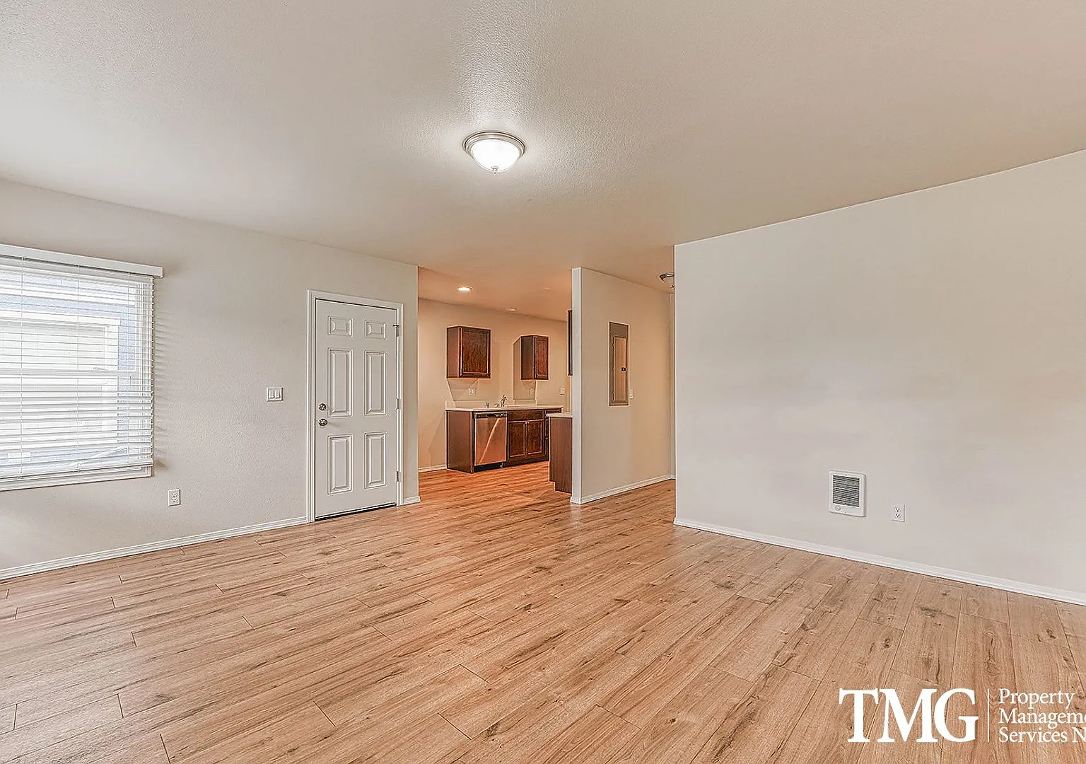1 Month Free On A 12 Month Lease! Affordable 3 Bedroom, Fully Remodeled! — Photo 3