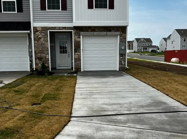 100 Copeley Cir, Winchester, VA 22602