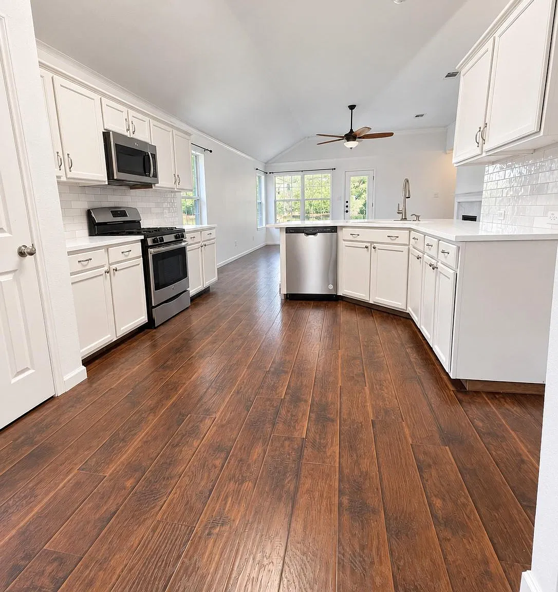 4 bed, 2.0 bath, 1807 sqft, $2,100 — Photo 4