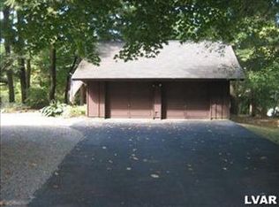 4542 Game Preserve Rd, Schnecksville, PA 18078