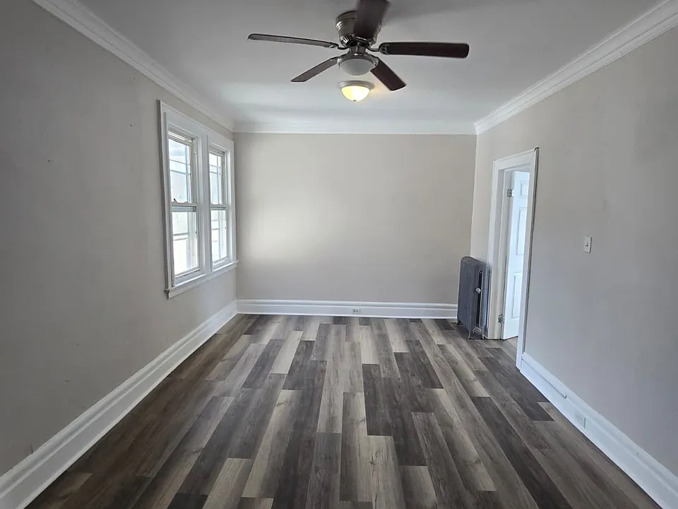 580 Lyons Ave #6