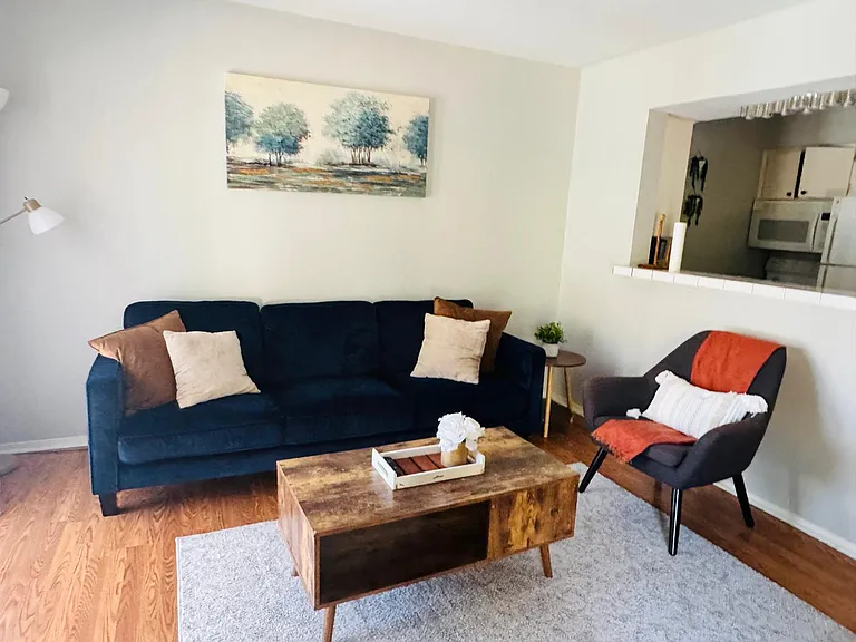 5808 Oram St #105 — Photo 11