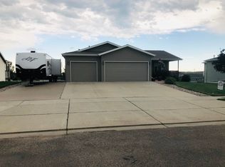 3319 Roosevelt Dr, Bismarck, ND 58503