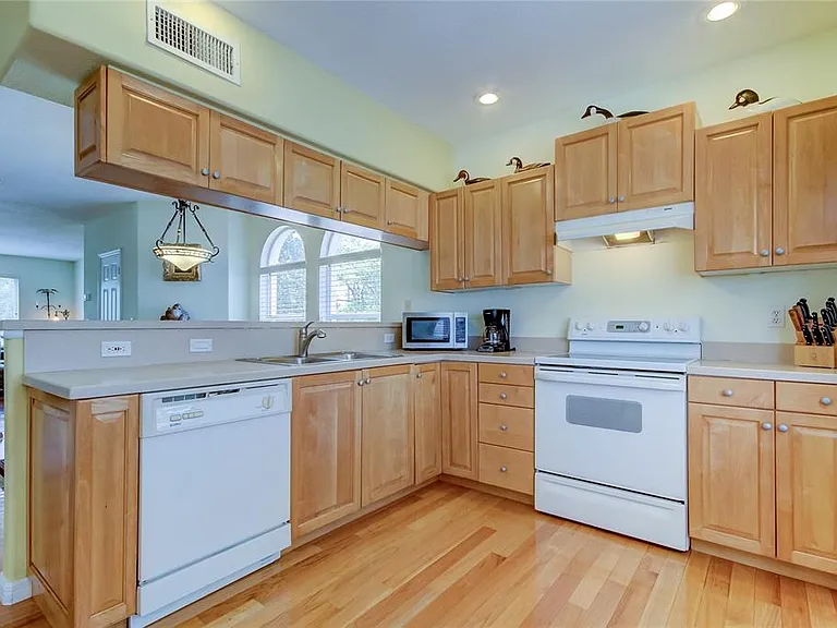 1575 Pinellas Bayway Way S #1575 — Photo 40