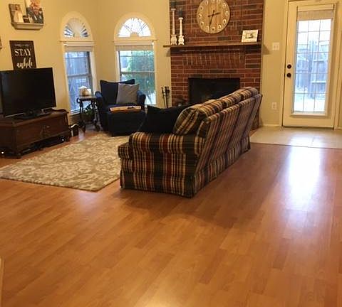 Wood Burning Fireplace, Vaulted Ceilings, Lots of Light