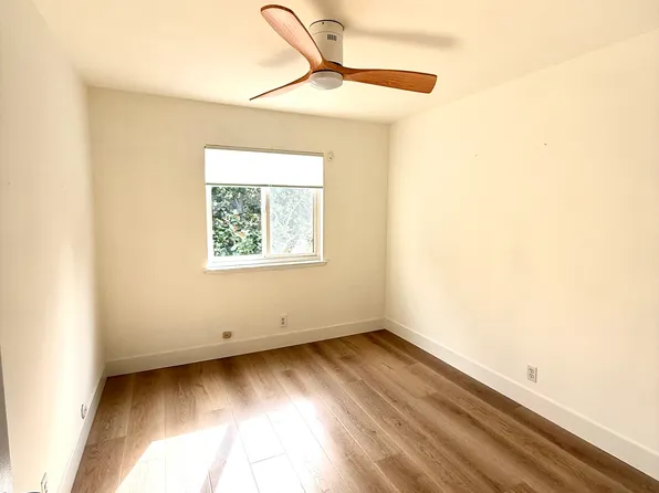 2350 Bunker Hill Way, Costa Mesa, CA 92626