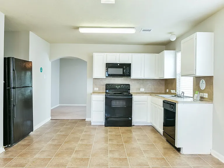 13118 Kingston Point Ln — Photo 5