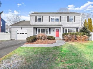 636 Reid St, Fairfield, CT 06824