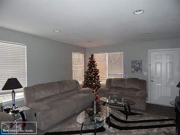 2nd image of 35088 Quinton Ave