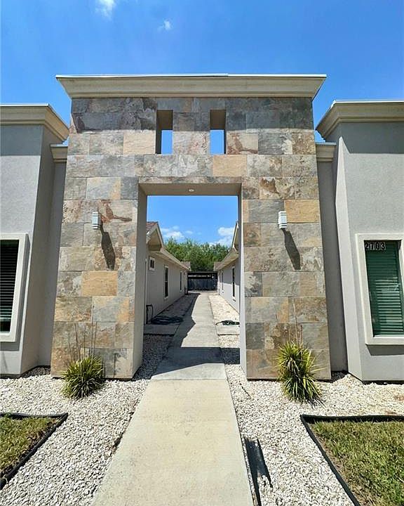 1st image of 2703 Larkspur Ave APT 3