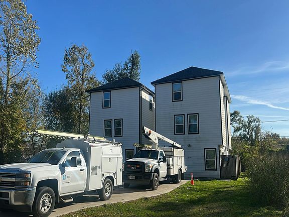 2nd image of 8330 Parker Rd