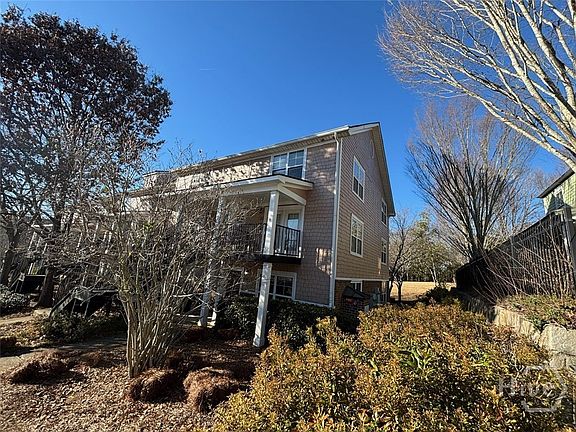 3rd image of 1035 Barnett Shoals Road #1025