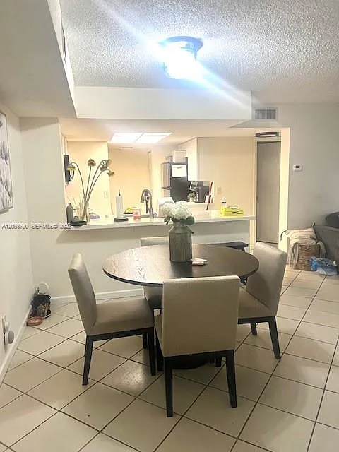 Visconti Condo — Photo 2
