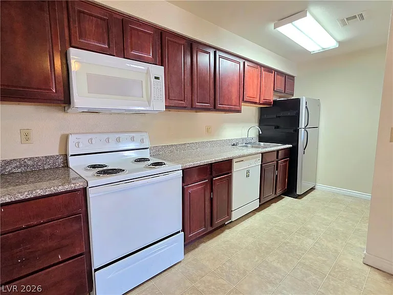 5134 River Glen Dr #240 — Photo 11