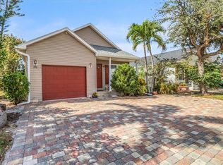 370 Leawood Cir, Naples, FL 34104