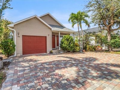 370 Leawood CIR, Naples, FL, 34104