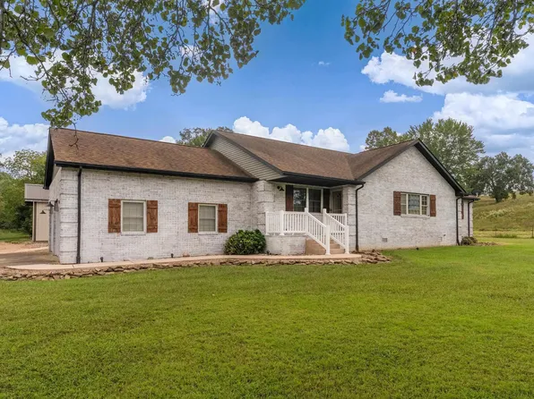 1122 S Wolf Creek Rd, Carbondale, IL 62902