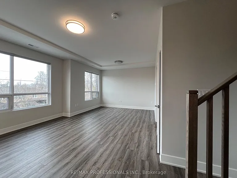 62 Dixfield Dr #121 — Photo 5