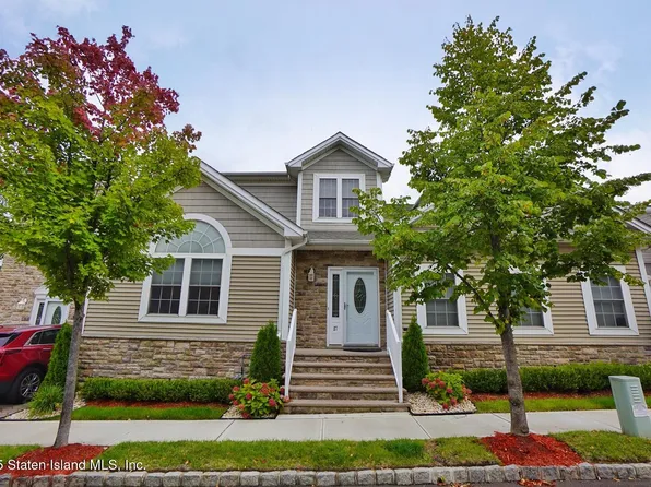 57 Chart Loop, Staten Island, NY 10309