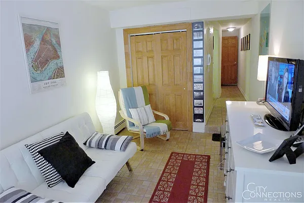 Rented by City Connections Realty | media 1