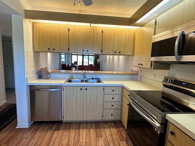 1201 Seafarer Cir #201 — Photo 6