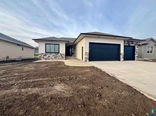 8801 W Rathburn St, Sioux Falls, SD 57106
