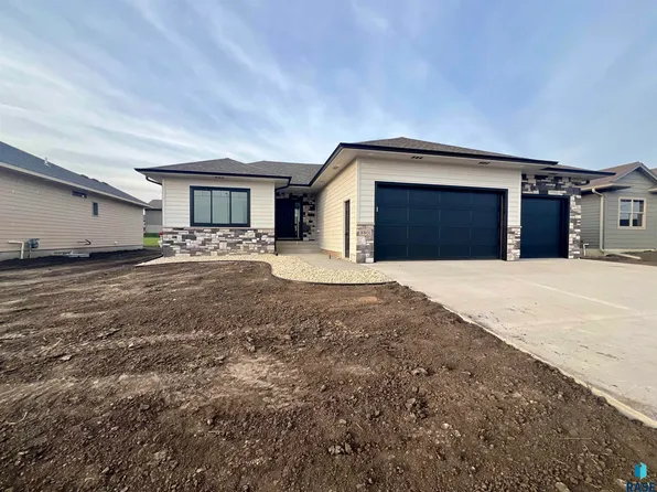 8801 W Rathburn St, Sioux Falls, SD 57106