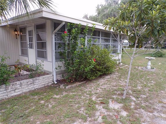 4th image of 423 Oak Dr