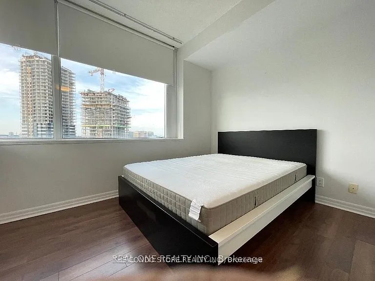 220 Burnhamthorpe Rd W #1709 — Photo 6