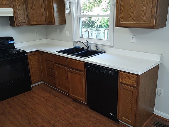 4th image of 112 Paden Ct