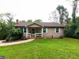 370 Rome Beauty Dr, Linden, VA 22642