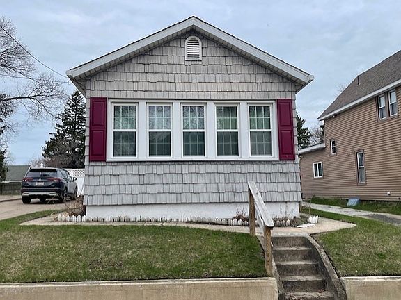 2nd image of 718 W 3rd St