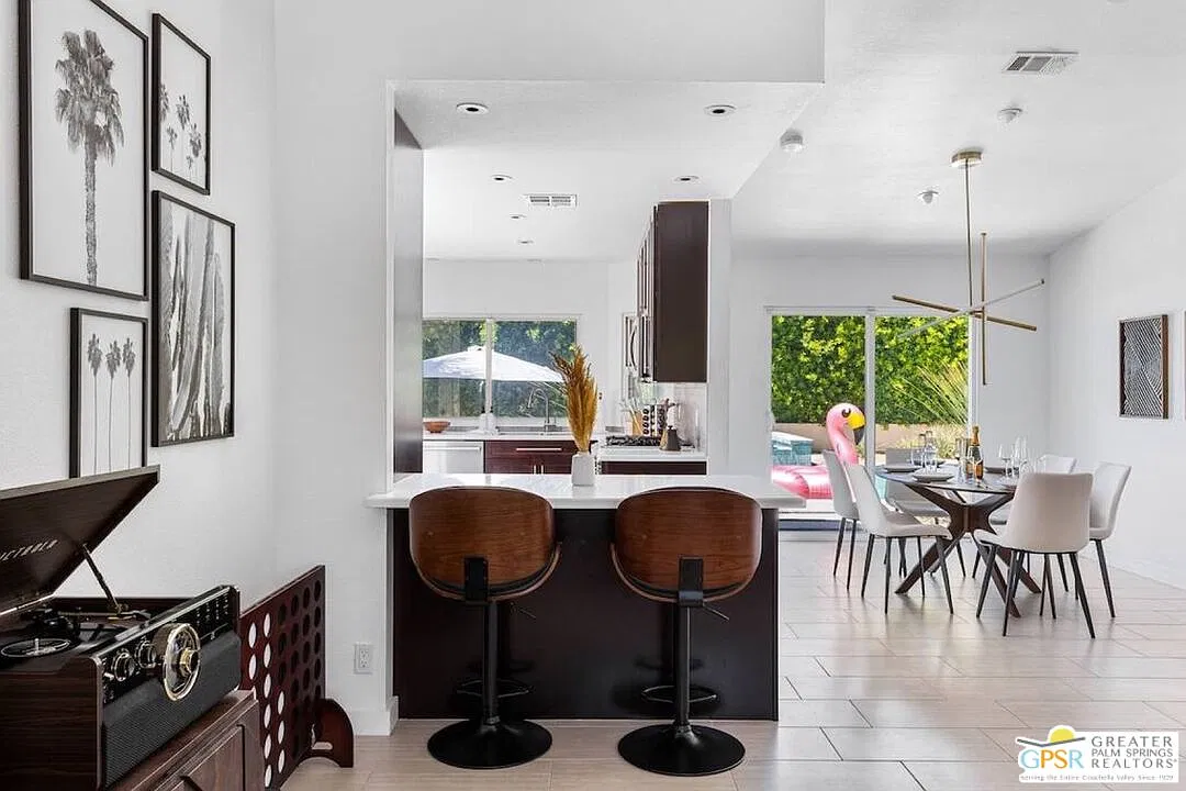 3 bed, 2.0 bath, 1399 sqft, $4,400 — Photo 4
