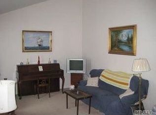 48 Idaho Ave, Bay Shore, NY 11706