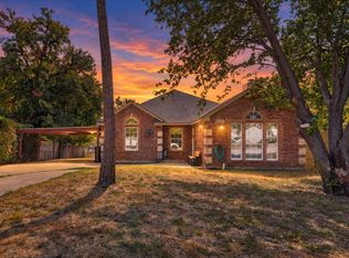5413 Cornell Ave, River Oaks, TX 76114
