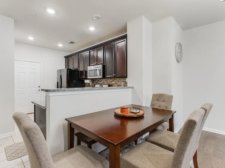 22 Veterans Dr — Photo 10