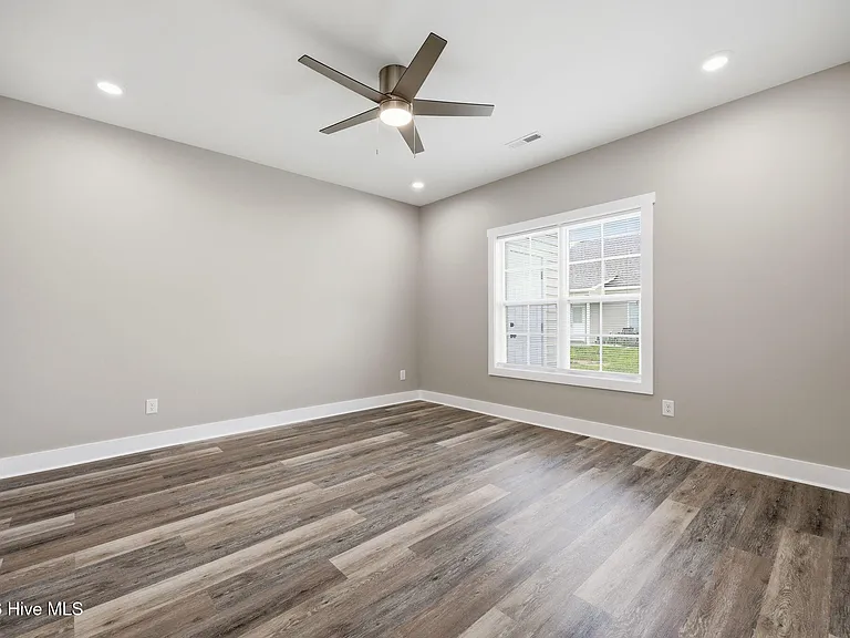 649 Abigail Taylor Dr #B — Photo 8
